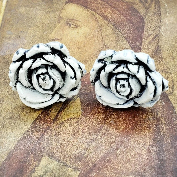 Flower Earrings | White Pierced Floral - Picture 1 of 5